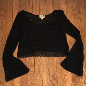 black bell sleeve crop top
